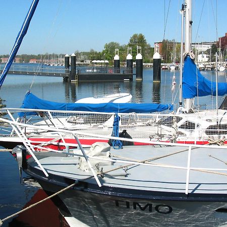 Hotel Am Segelhafen Киль Экстерьер фото
