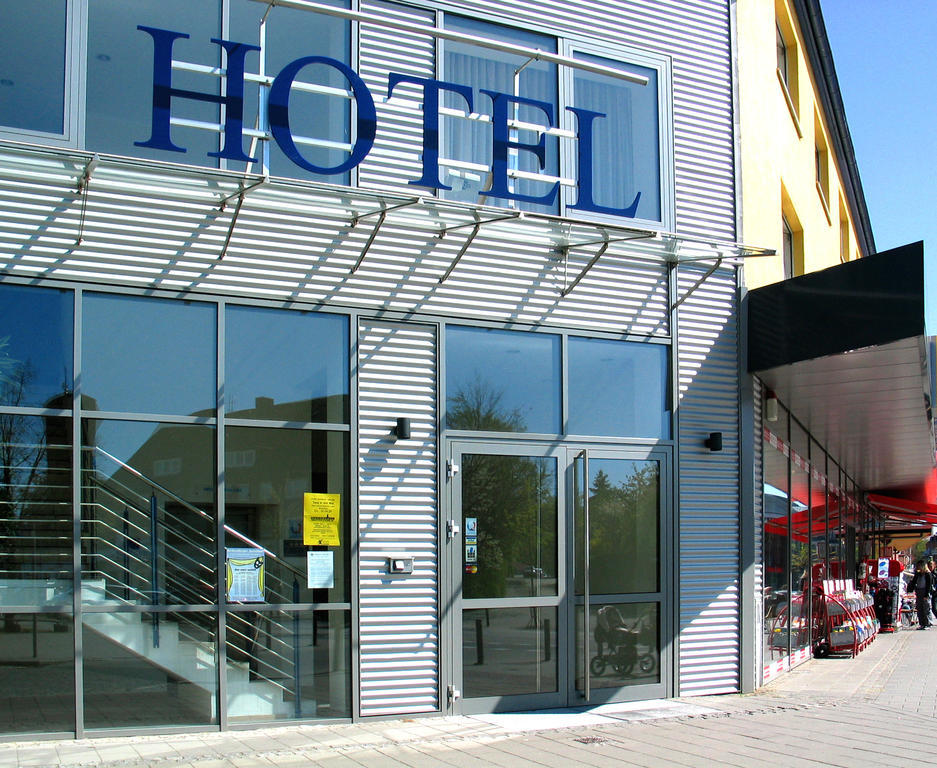 Hotel Am Segelhafen Киль Экстерьер фото